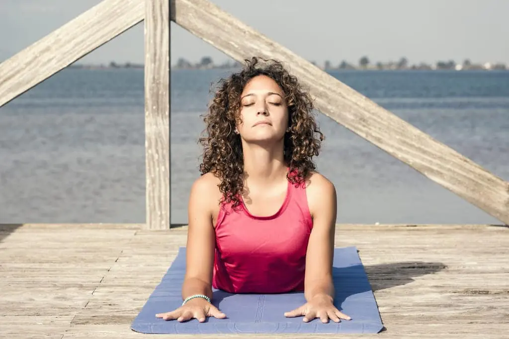 Salamba bhujangasana: postura da esfinge Salamba bhujangasana postura da esfinge yoga ou ioga