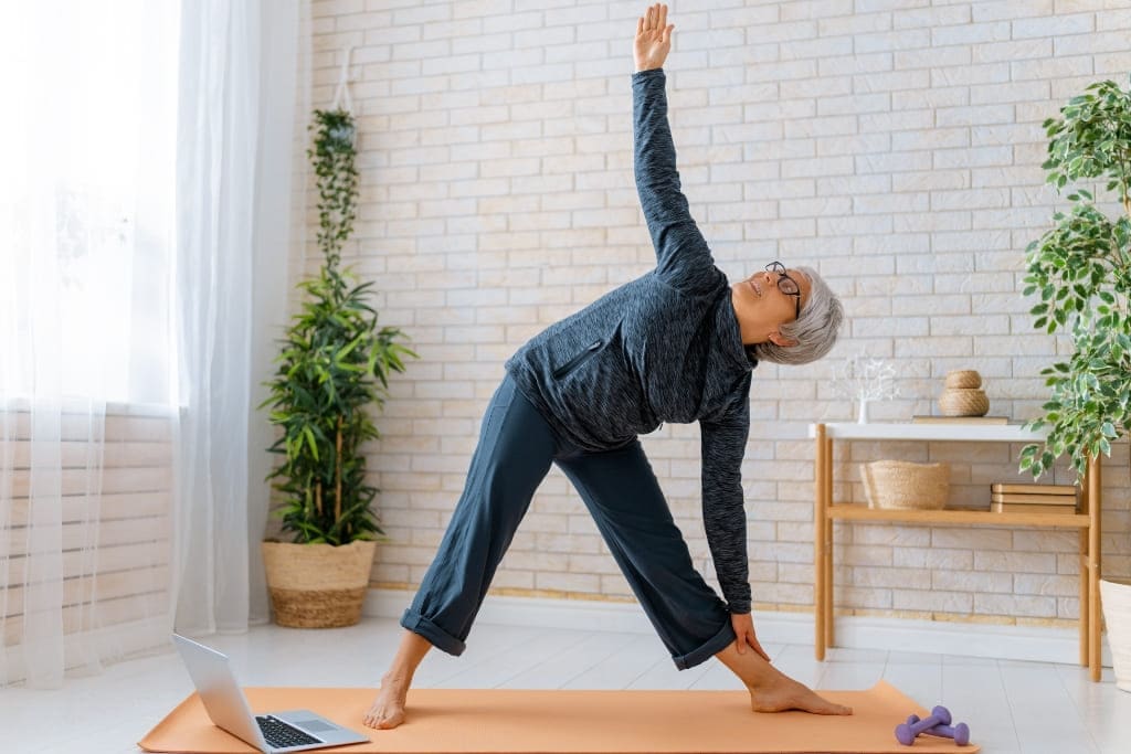→Yoga para idosos: ganhe mais flexibilidade e equilíbrio