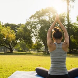 Conheça 7 Benefícios da Yoga ao Ar Livre