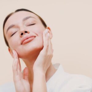 Yoga Facial: faça para rejuvenescer seu rosto