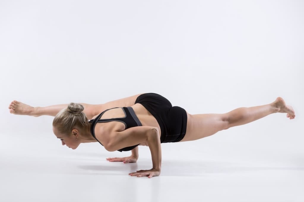 Bhujapidasana: a postura da pressão nos braços asana Eka Pada Koundinyasana blog yoga ou ioga