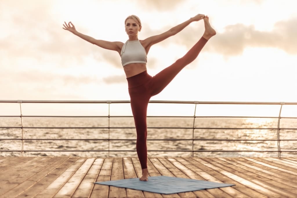 A postura da flexão para frente - uttanasana Utthita Hasta Padangusthasana