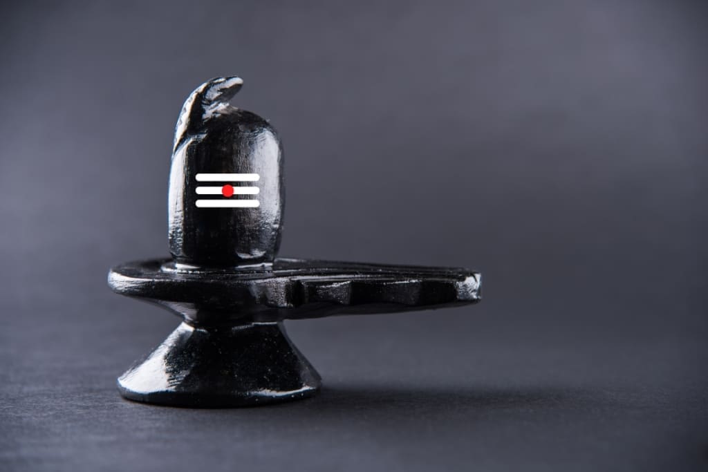 Tantra: transcendendo o aspecto físico Shiva lingam símbolo da fertilidade e da união sexual no Tantrismo