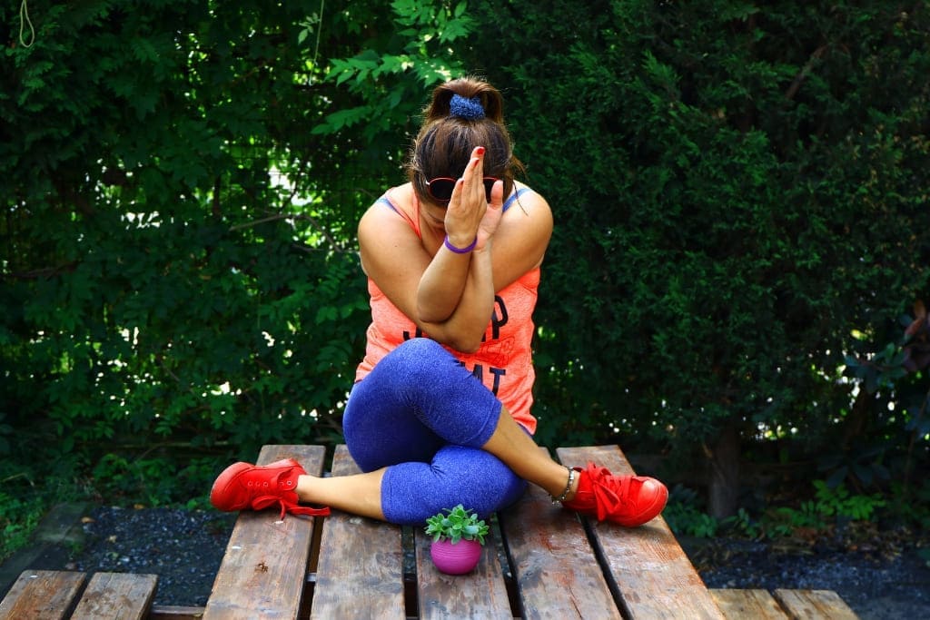 Garudasana postura da águia variação