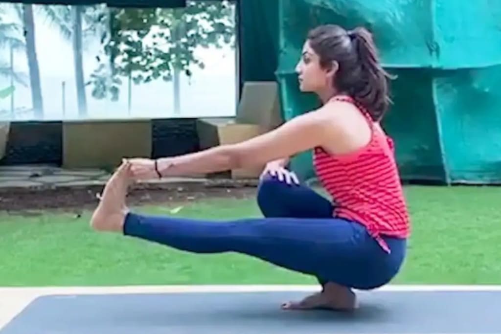 variacao-Eka-pada-malasana